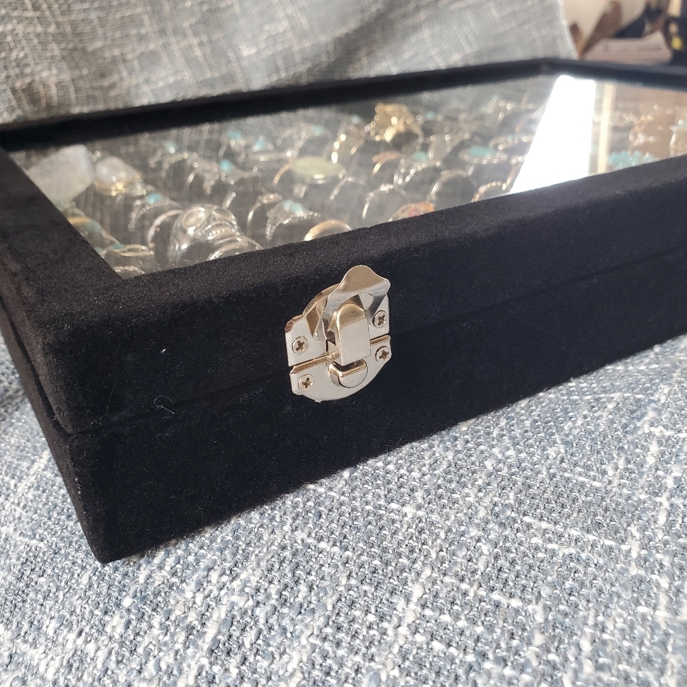 100 pcs Boho Style Ring Set With Case - Picture 10 of 11